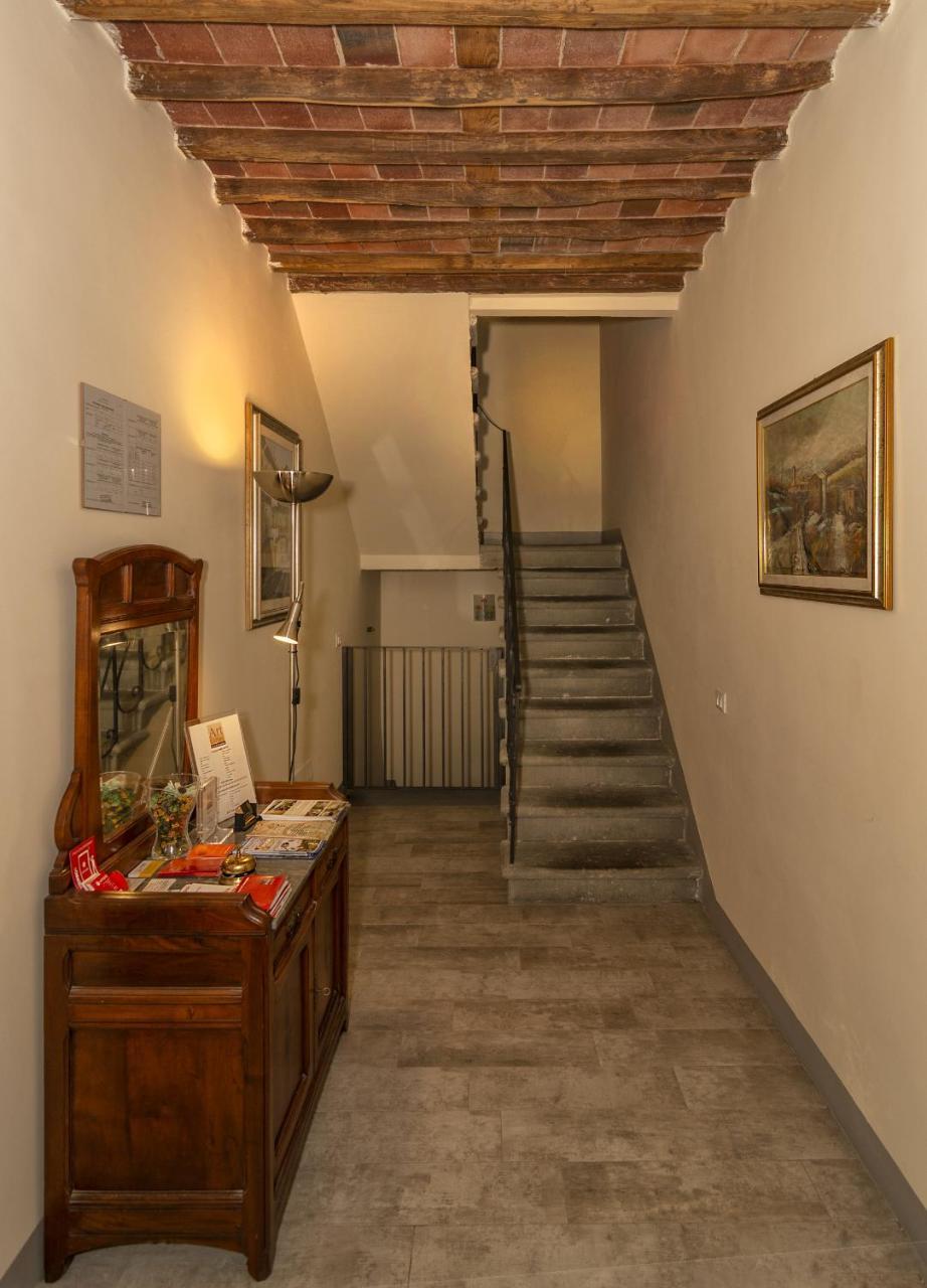 Art Gallery B&B Vorno Luaran gambar