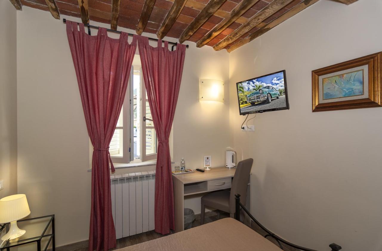 Art Gallery B&B Vorno Luaran gambar